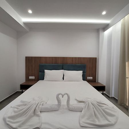 Prestige Hotel Ksamil Bagian luar foto