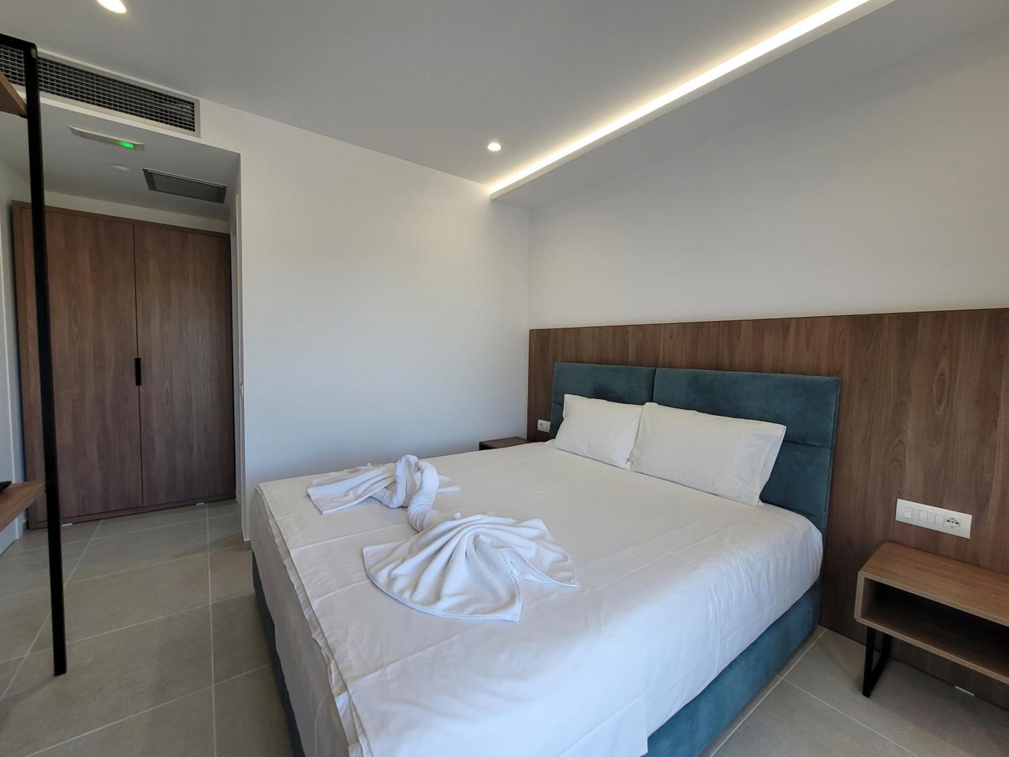 Prestige Hotel Ksamil Bagian luar foto