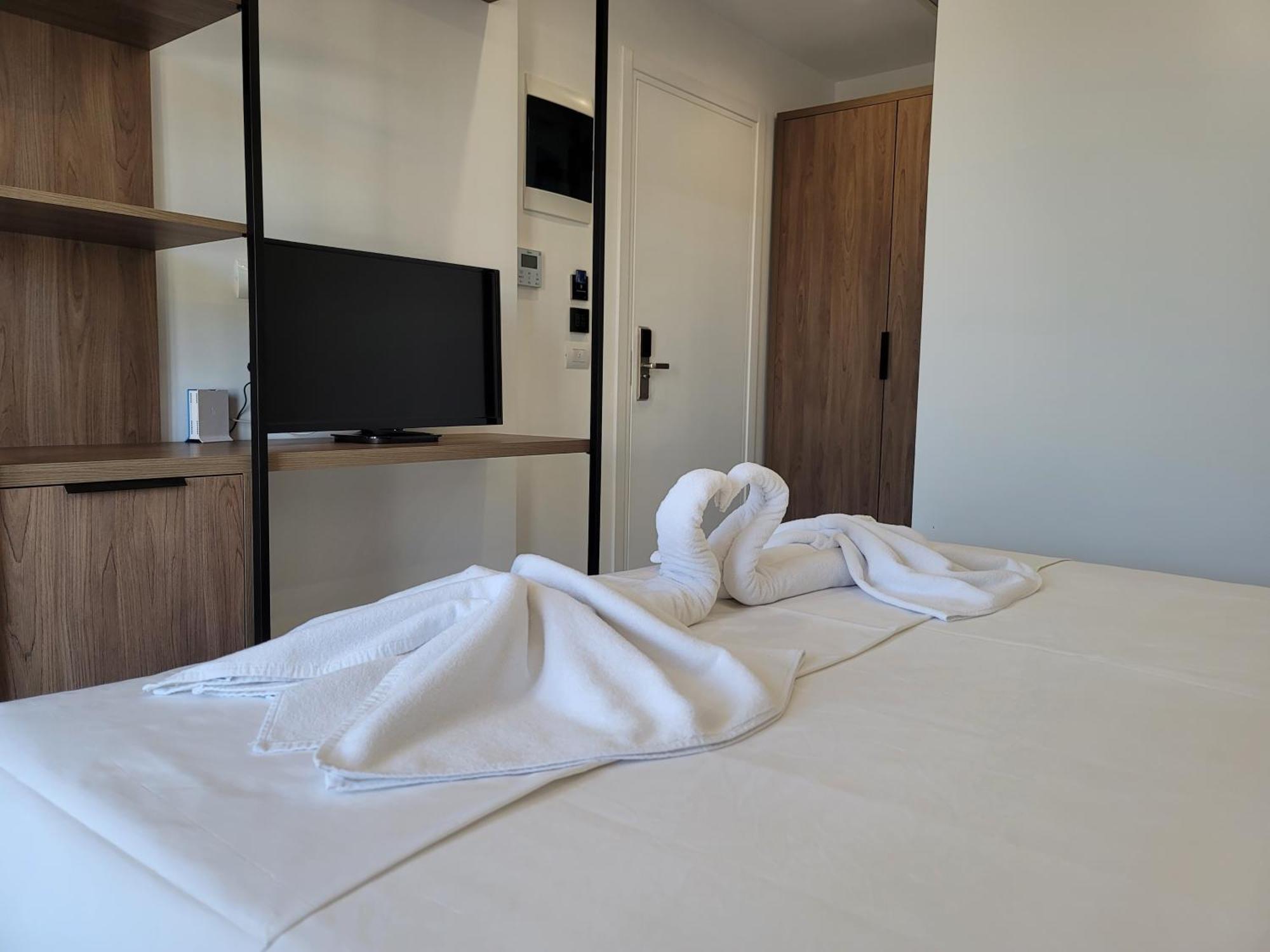 Prestige Hotel Ksamil Bagian luar foto