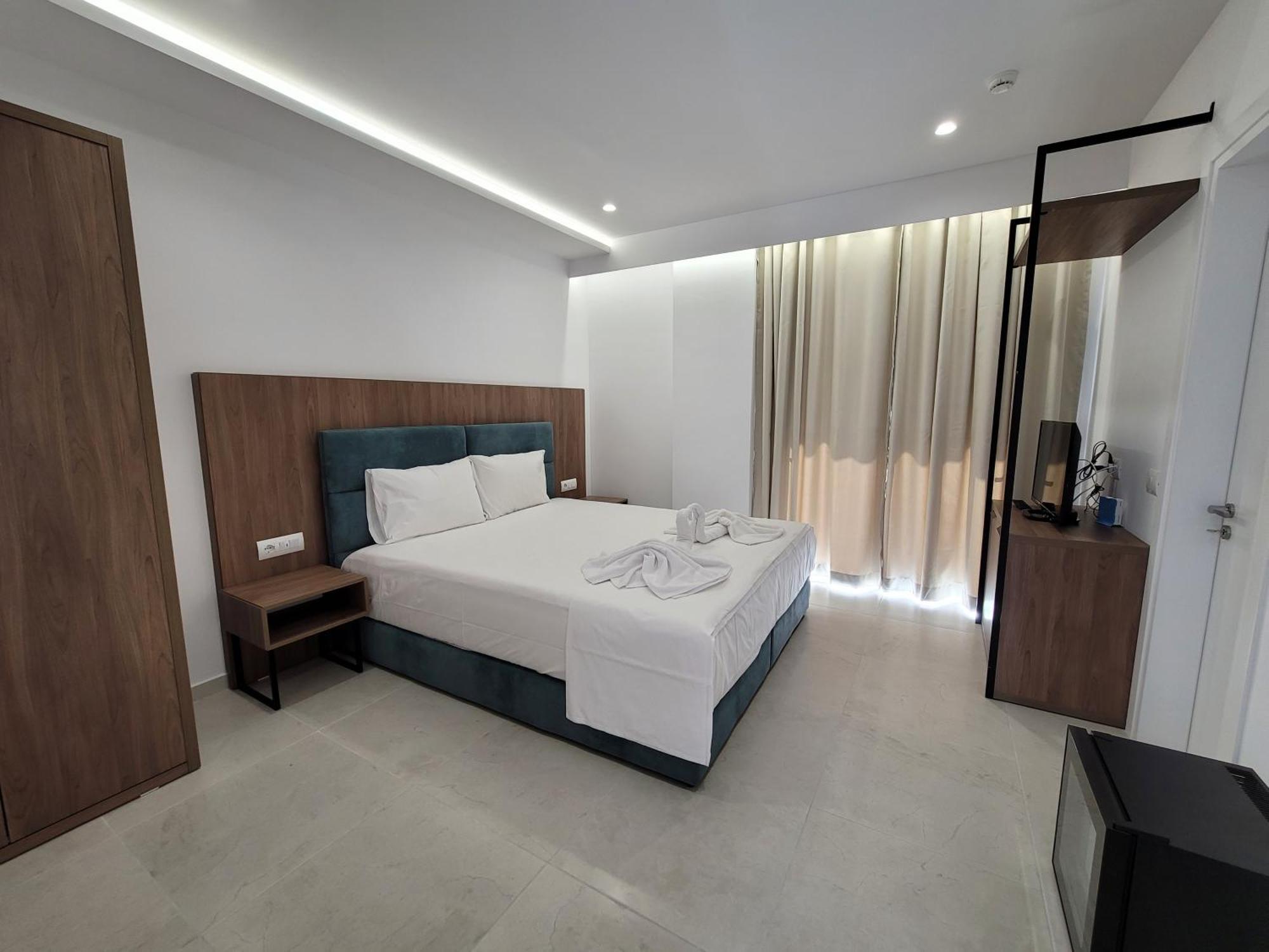 Prestige Hotel Ksamil Bagian luar foto