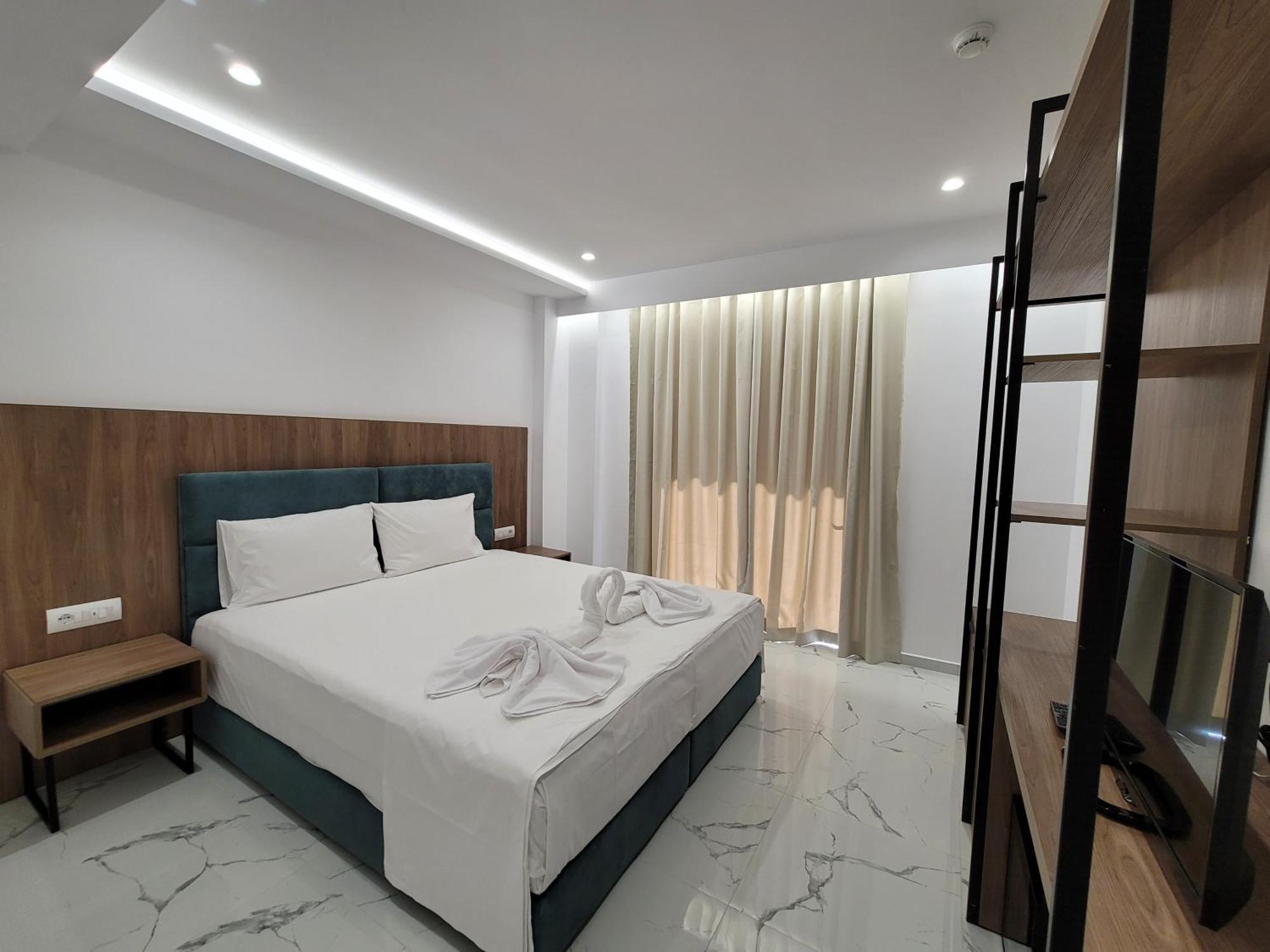 Prestige Hotel Ksamil Bagian luar foto