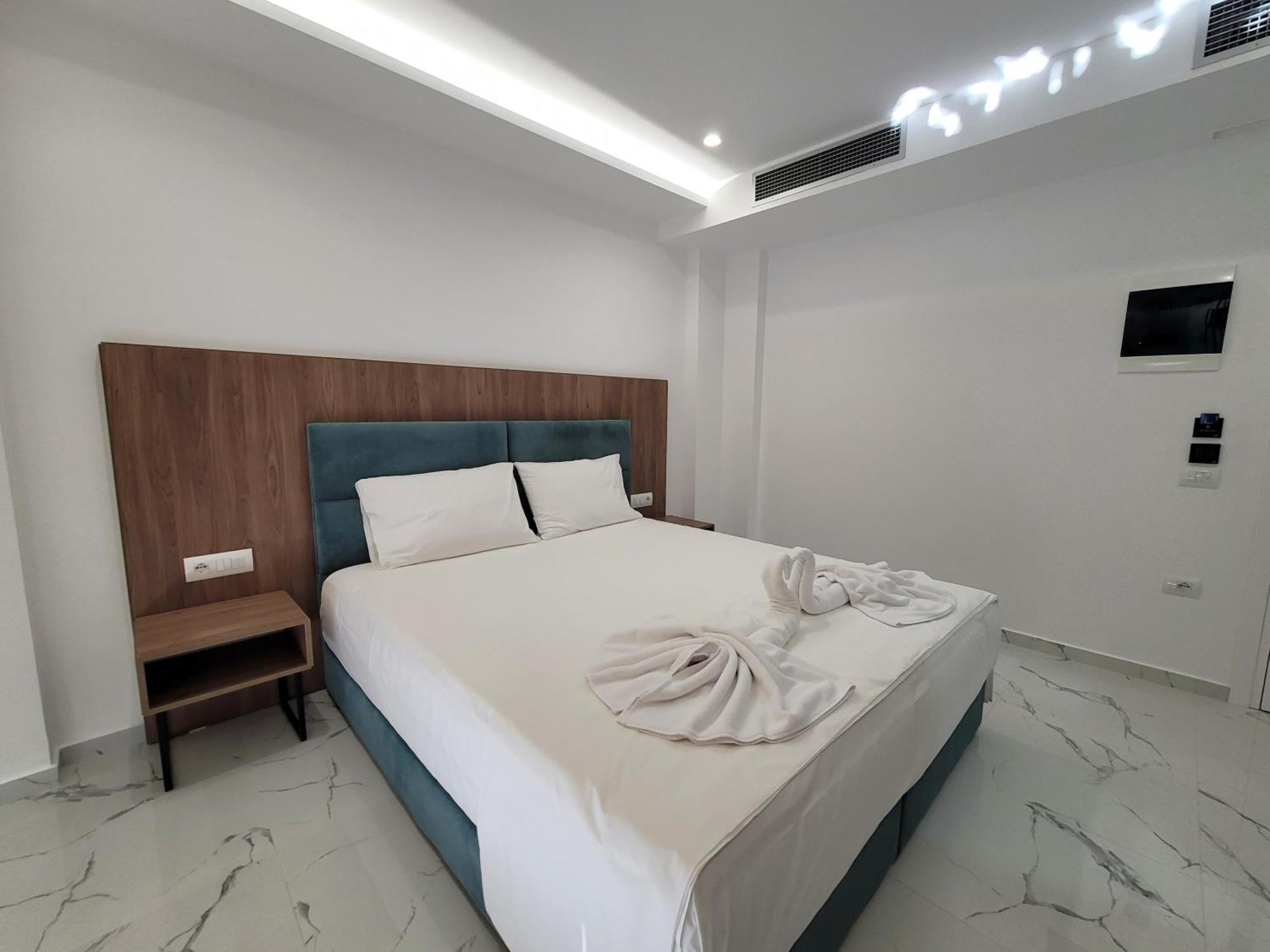 Prestige Hotel Ksamil Bagian luar foto
