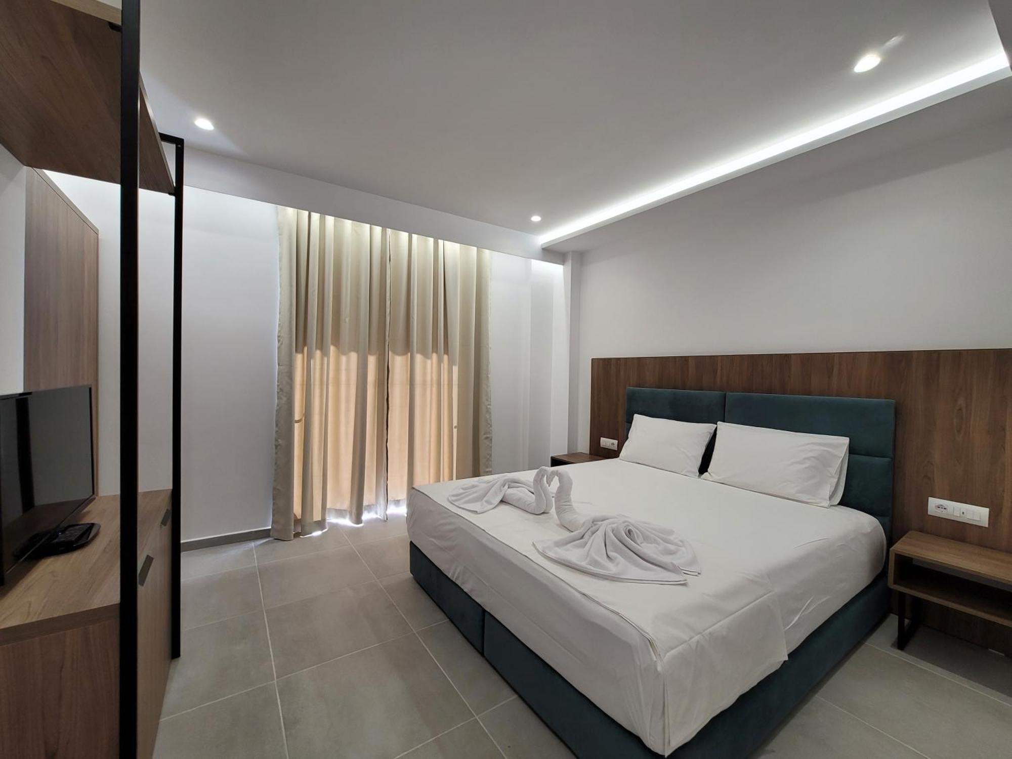 Prestige Hotel Ksamil Bagian luar foto