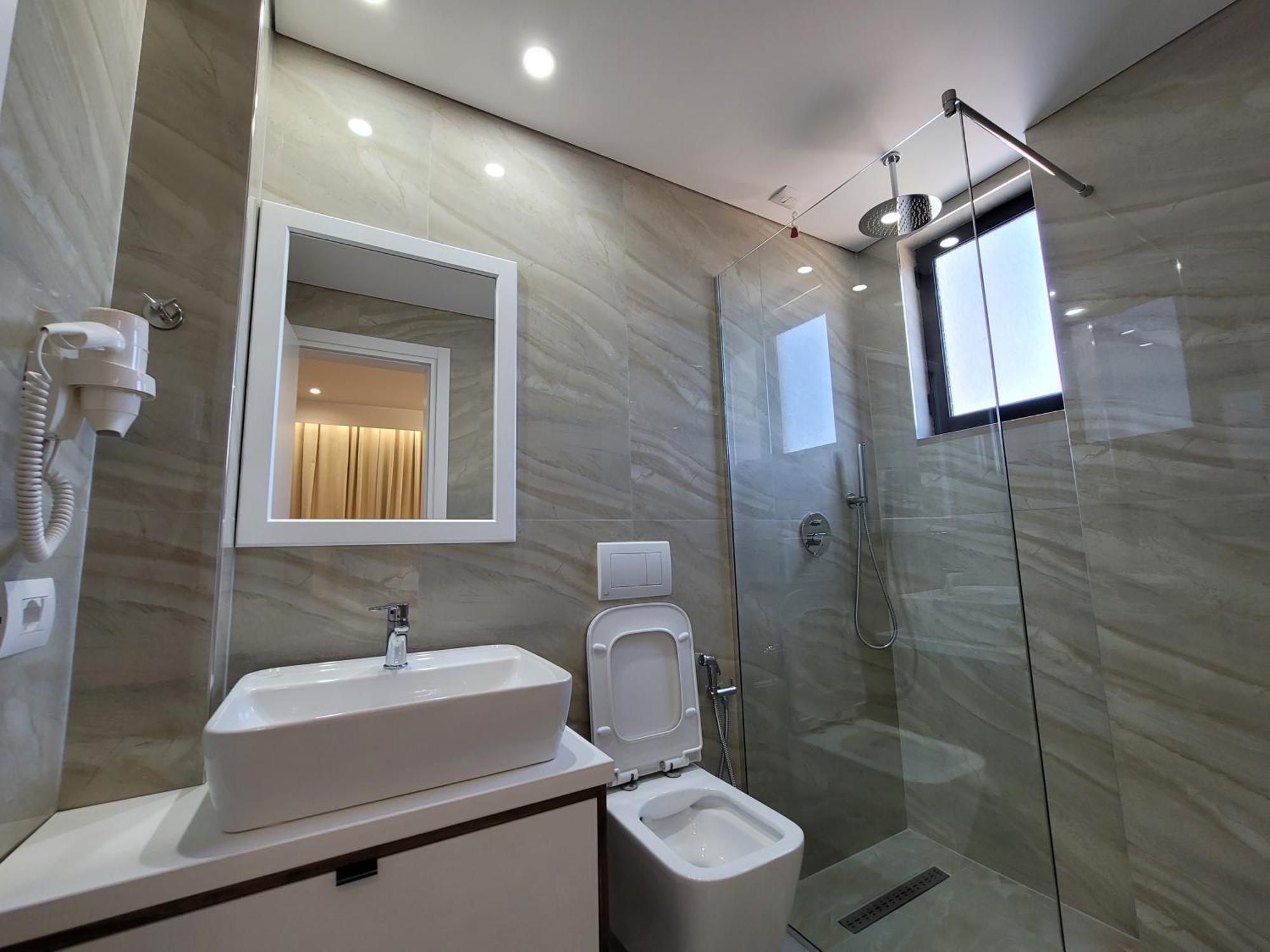 Prestige Hotel Ksamil Bagian luar foto