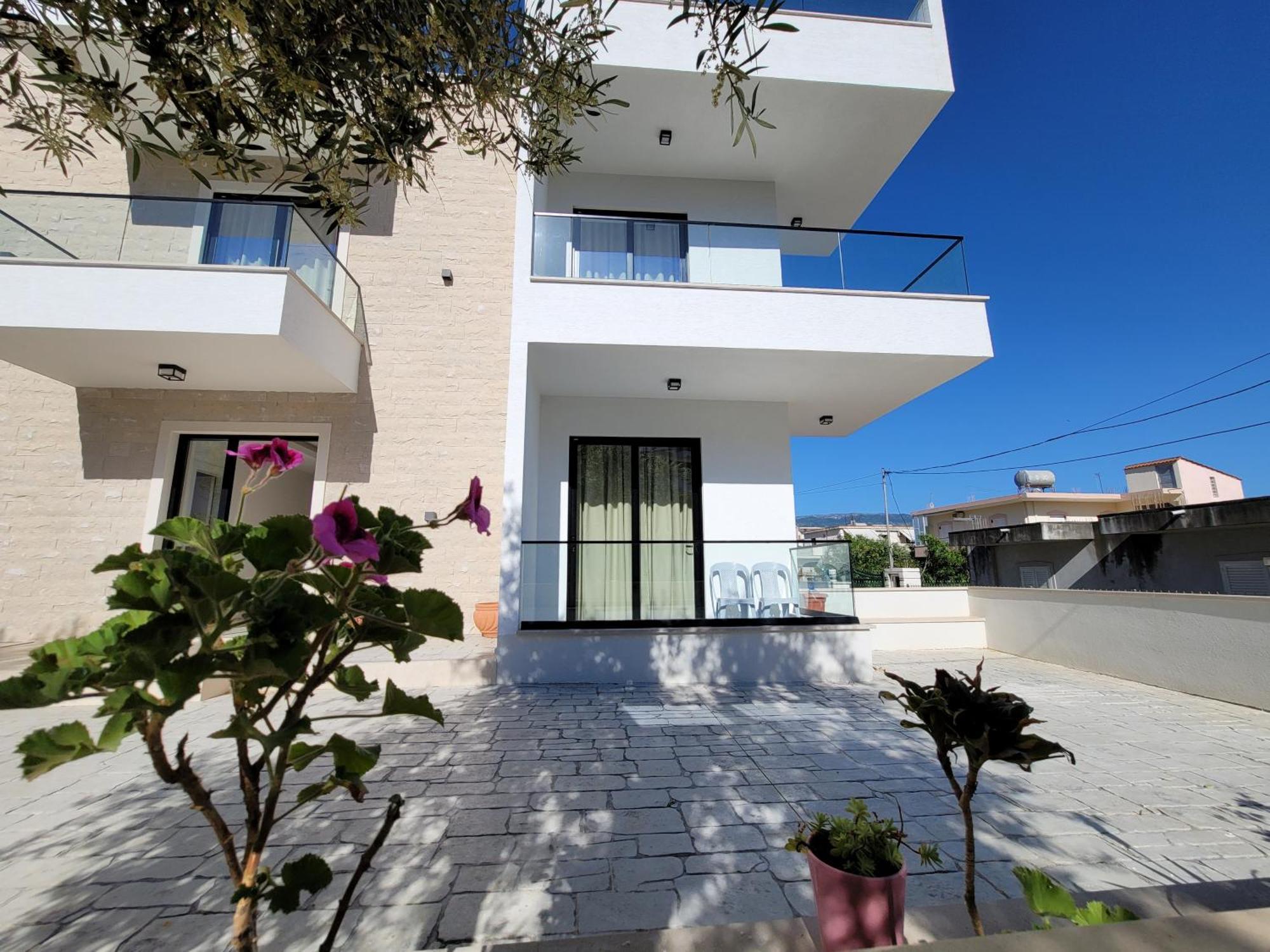 Prestige Hotel Ksamil Bagian luar foto