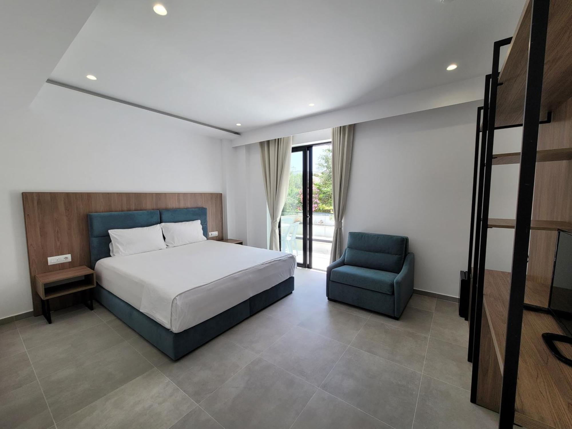 Prestige Hotel Ksamil Bagian luar foto