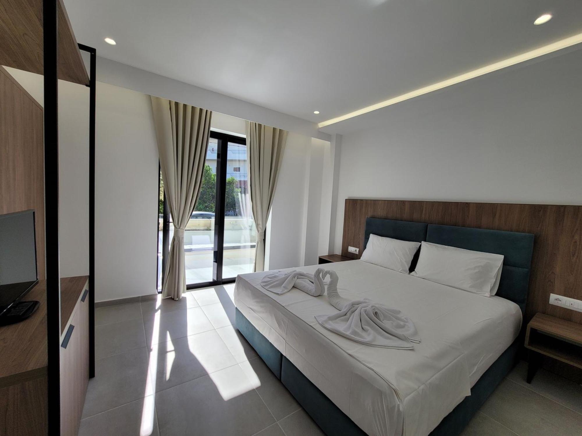 Prestige Hotel Ksamil Bagian luar foto