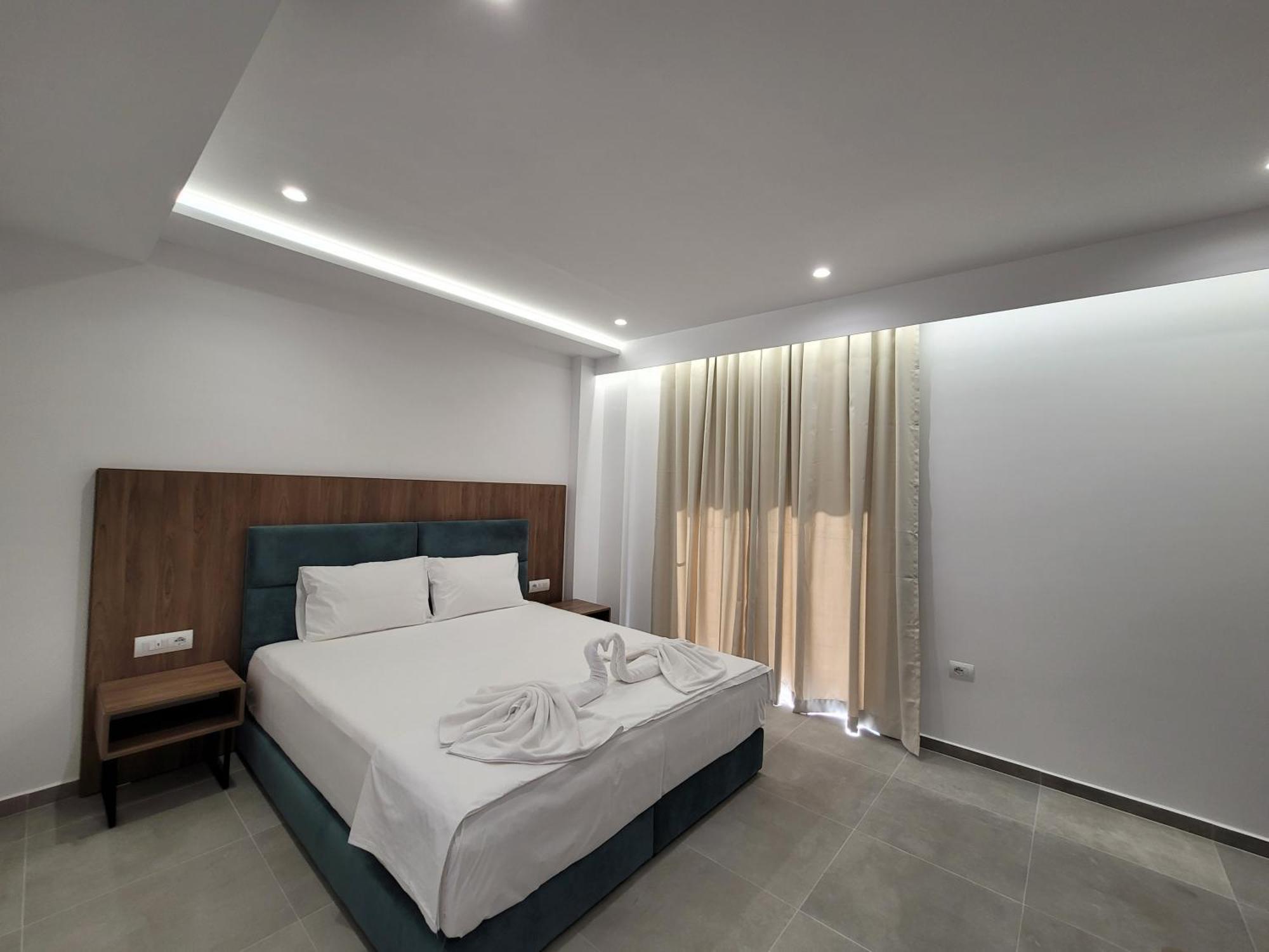 Prestige Hotel Ksamil Bagian luar foto