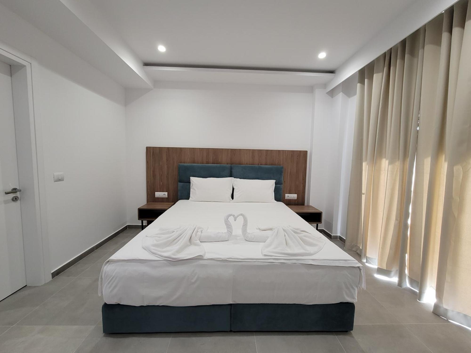 Prestige Hotel Ksamil Bagian luar foto